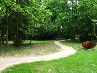 parc de la maison de la rencontre à Ecully (69), ATELIER DU BOCAL paysagistes ATELIER DU BOCAL paysagistes Gewerbeflächen