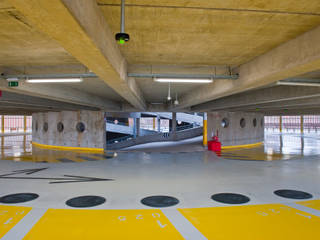 Parking en ouvrage P+R Rotonde (454 places), meyzaud & architectes meyzaud & architectes Modern garage/shed