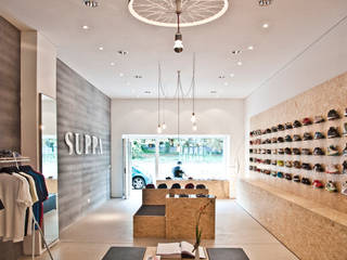 Suppa Sneaker Boutique, Studio DLF Studio DLF Commercial spaces