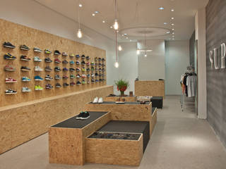 Suppa Sneaker Boutique, Studio DLF Studio DLF Espaços comerciais