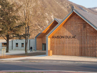 MAISON DU LAC D'AIGUEBELETTE, FABRIQUES ARCHITECTURES PAYSAGES FABRIQUES ARCHITECTURES PAYSAGES Bedrijfsruimten Musea