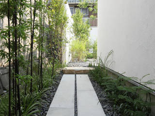 House with the bath of bird, Sakurayama-Architect-Design Sakurayama-Architect-Design Modern garden