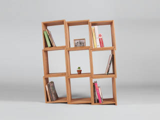 Slanted Bookshelf, 톤 퍼니처 스튜디오 톤 퍼니처 스튜디오 Estudios y despachos de estilo moderno