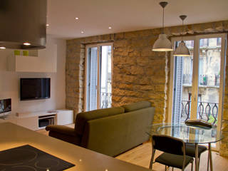 REFORMA INTEGRAL DE VIVIENDA, BASA ARQUITECTURA S COOP PEQ P BASA ARQUITECTURA S COOP PEQ P Moderne Wohnzimmer