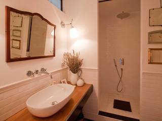 Casa Certosa: All'appartamento un carattere luminoso e moderno, Anomia Studio Anomia Studio Industrial style bathroom