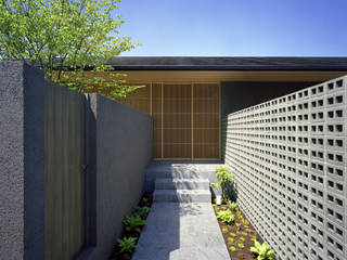 House in Satsuma, 柳瀬真澄建築設計工房 Masumi Yanase Architect Office 柳瀬真澄建築設計工房 Masumi Yanase Architect Office Modern home