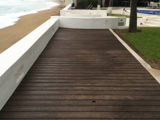 Deck WPC libre de mantenimiento, Grupo Boes Grupo Boes Modern balcony, veranda & terrace