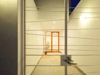 Trapezium House, Kichi Architectural Design Kichi Architectural Design Pasillos, vestíbulos y escaleras de estilo moderno