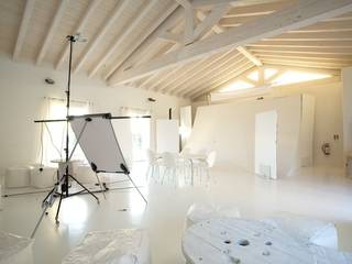 pavimentazione per studio fotografico, Resin Floor srl Resin Floor srl Paredes y pisos de estilo moderno