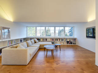 Dachausbau und Sanierung einer Villa in Berlin , Möhring Architekten Möhring Architekten Living room