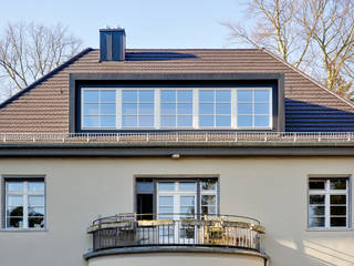Dachausbau und Sanierung einer Villa in Berlin , Möhring Architekten Möhring Architekten Klassieke huizen