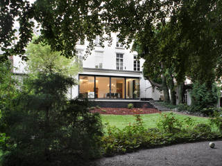 Living rooms reinterpreted, Olivier Vitry Architecture Olivier Vitry Architecture Minimalistyczne domy