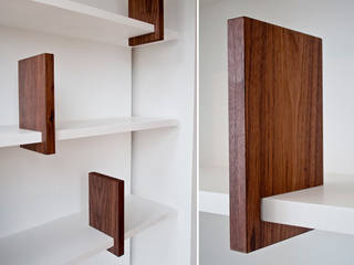 Bespoke Built-in Living Room Wall Dancing Bookshelf, GO GO Moderne Wohnzimmer