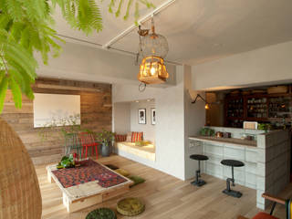 KOTESASHI HOUSE (小手指の家), TATO DESIGN：タトデザイン株式会社 TATO DESIGN：タトデザイン株式会社 Mediterranean style living room