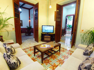 Casa de la Luz, Arturo Campos Arquitectos Arturo Campos Arquitectos Colonial style living room