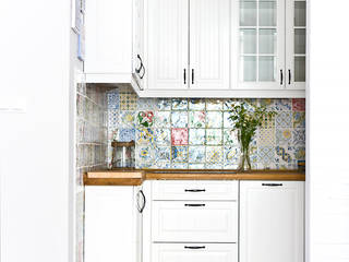 Mieszkanie letnie., Miśkiewicz Design Miśkiewicz Design Cocinas mediterráneas