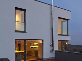 Einfamilienhaus_K, Fachwerk4 | Architekten BDA Fachwerk4 | Architekten BDA モダンな 家