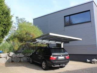 Carports aus Aluminium von alucarports.de, Deutsche Carportfabrik GmbH & Co. KG Deutsche Carportfabrik GmbH & Co. KG Garajes y galpones de estilo moderno