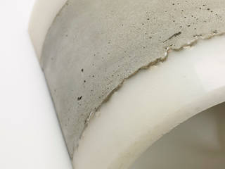 CONCRETE wall lamp, RENATE VOS product & interior design RENATE VOS product & interior design 인더스트리얼 거실