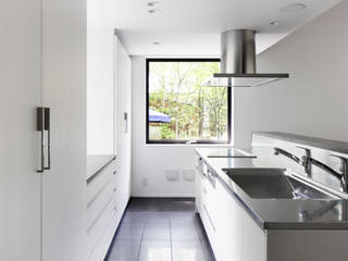 018軽井沢Cさんの家, atelier137 ARCHITECTURAL DESIGN OFFICE atelier137 ARCHITECTURAL DESIGN OFFICE Moderne Küchen MDF Weiß