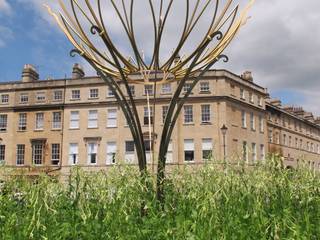 The Sun Flower Sculpture, Bath, England, Ironart Ltd Ironart Ltd Jardin moderne