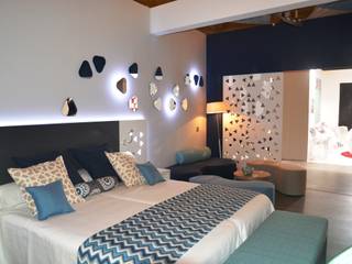 Diseño del stand, los muebles y el interiorismo para Mobenia y Comersan en la feria INTERIHOTEL 2014, Mireia Cid Mireia Cid Modern style bedroom