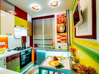 Яркая кухня-трансформер площадью 6 кв.м., Сделано со вкусом на ТНТ Сделано со вкусом на ТНТ Eclectic style kitchen