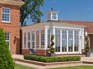 A Light Filled Sitting Room Conservatory, Vale Garden Houses Vale Garden Houses Jardines de invierno de estilo clásico