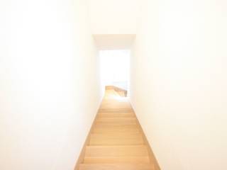 CASA C.DC, luca terraneo architetto luca terraneo architetto Minimalist corridor, hallway & stairs