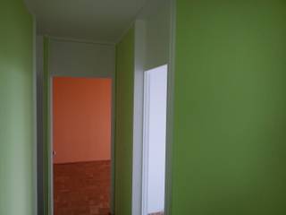 Farbe im Raum, GREENDESIGN GREENDESIGN Eclectic style corridor, hallway & stairs