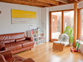 Architect's House in Bristol by DHV Architects, Dittrich Hudson Vasetti Architects Dittrich Hudson Vasetti Architects モダンデザインの リビング