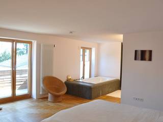 Haus Holl, Sanierung und Umgestaltung einer alten Villa, nagel + braunagel nagel + braunagel Dormitorios de estilo minimalista