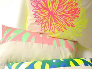 Mallow Blossom (Charlotte Ronfaut), Good Morning Design Good Morning Design Minimalist bedroom