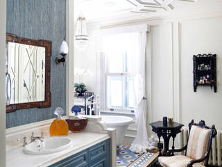 homify Classic style bathroom