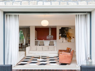 Rénovation Maison Région Parisienne , K Design Agency K Design Agency Ruang Keluarga Modern