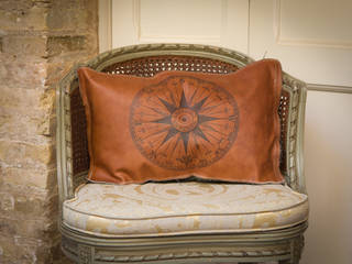 Handmade Leather Cushions, Lu Ink Lu Ink Phòng ngủ phong cách chiết trung