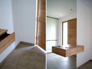 Vorzimmer EM, krumhuber.design krumhuber.design Modern corridor, hallway & stairs