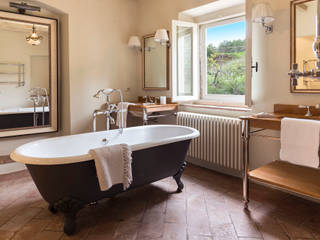 Gaiole in Chianti, Toscana, Arlene Gibbs Décor Arlene Gibbs Décor Rustykalna łazienka