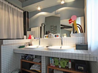 Pavillon transformé en loft, BuroBonus BuroBonus Salle de bain moderne