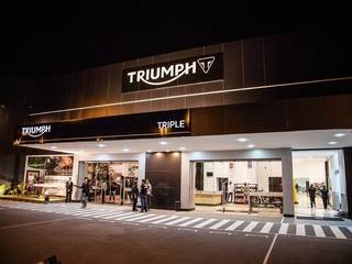 Triumph Triple - Campinas SP, RICARDOTRAMONTINA.ART RICARDOTRAMONTINA.ART 商业空间