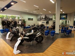 Triumph Eurobike - Ribeirão Preto, RICARDOTRAMONTINA.ART RICARDOTRAMONTINA.ART Commercial spaces