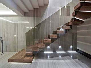 KORAY YAVUZER EVİ, Lantana Parke Lantana Parke Treppe
