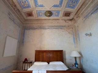 Ristrutturazione Palazzetto ottocentesco – Sorso 2011., Officina29_ARCHITETTI Officina29_ARCHITETTI Modern style bedroom