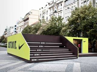 Pop-Up for NIKE, studio deFORM studio deFORM Commercial spaces