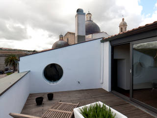 Ristrutturazione Palazzetto ottocentesco – Sorso 2011., Officina29_ARCHITETTI Officina29_ARCHITETTI Moderner Balkon, Veranda & Terrasse