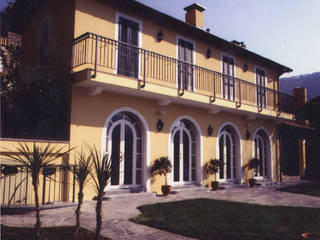 Casa sul lago a Caslano - Canton Ticino - Svizzera, Studio Mingaia Studio Mingaia Casas clássicas