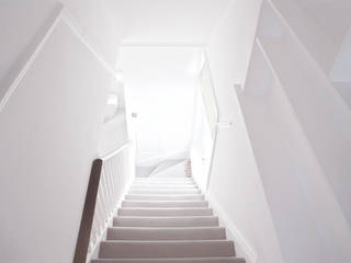 Alderney St., CBOArchitects CBOArchitects Modern corridor, hallway & stairs