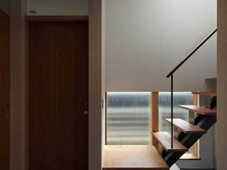 House at Senrioka, アトリエ N-size / Atelier N-size Architects Office アトリエ N-size / Atelier N-size Architects Office Modern Corridor, Hallway and Staircase