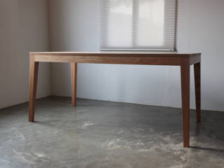 Oblique table, The QUAD woodworks The QUAD woodworks 모던스타일 서재 / 사무실