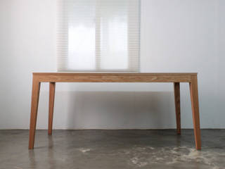 Oblique table, The QUAD woodworks The QUAD woodworks Modern Study Room and Home Office